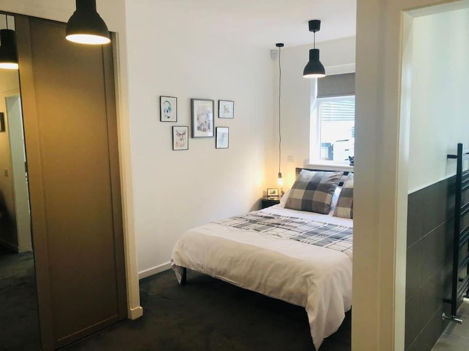 Kaimes Kip: Stylish Edinburgh Five Bedroom Home — Photos 1